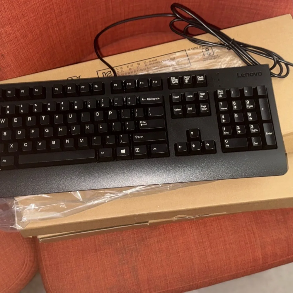 Lenovo Black Wired Keyboard